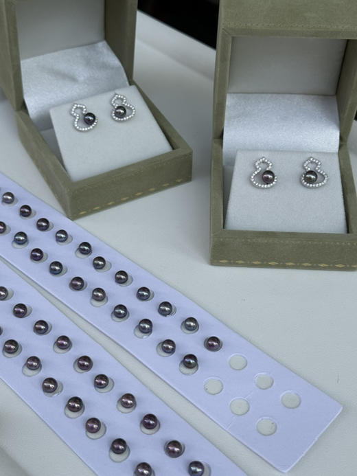 自留 色标级 5-6mm极光无暇 炫紫珍珠 纯银高碳钻 葫芦耳钉 商品图4