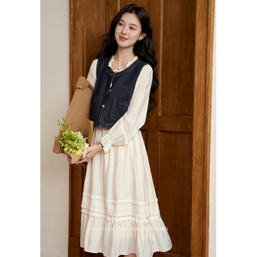鹿向南「柏林花园」法式气质连衣裙2025秋冬牛仔马夹连衣裙两件套 商品图4