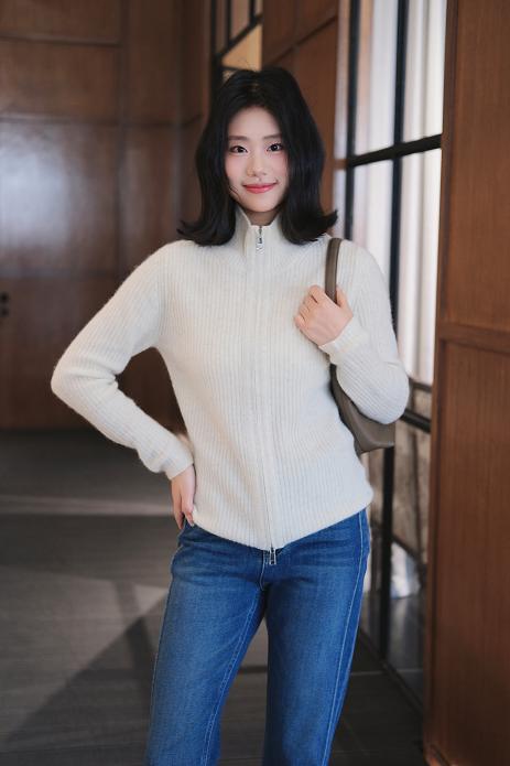 【门店同款】ENJOY冬季“雅美”中领拉链针织上衣 168044234 商品图0