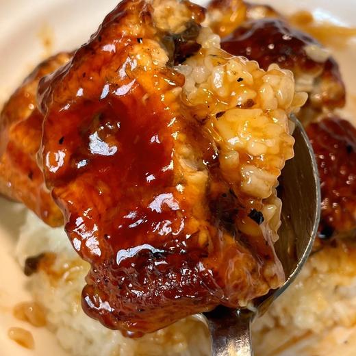 【斌哥优选】蒲烧活烤鳗鱼。肉质厚质，外焦里嫩。只要加热五分钟即可解锁美食，一口米饭一口鳗鱼，性价比老高了。 商品图2