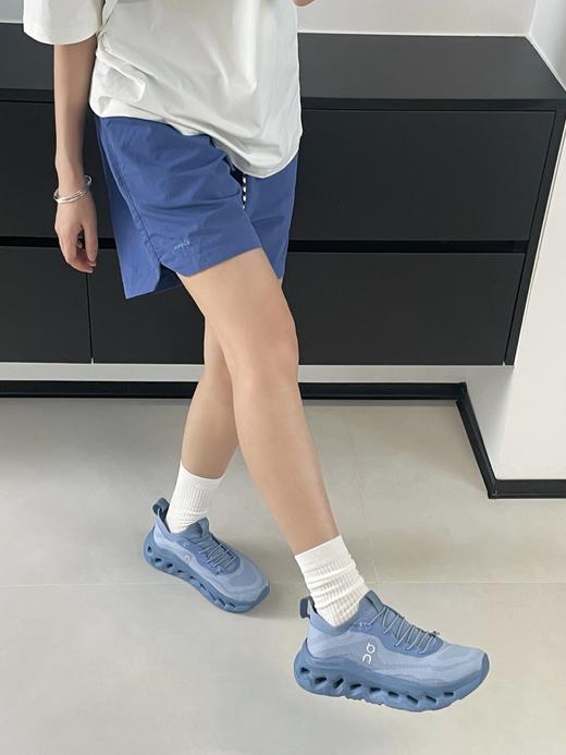 点此购买 罗意威x昂跑Cloudtild联名男女款跑步鞋 98 336933 商品图12