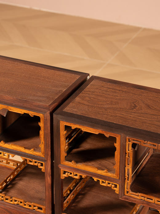 二十世纪	紫檀嵌黄花梨多宝格摆件（一对） 商品图3