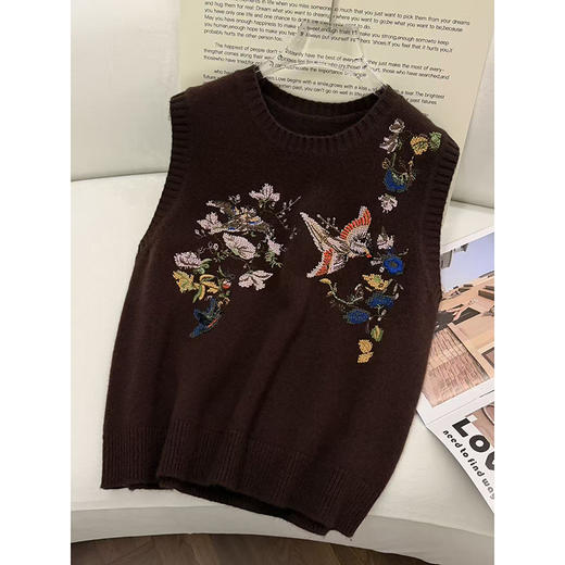 「自」全新升级【铂金会员321/天猫429/差价108】(03519)洛诗琳重工花鸟刺绣羊毛针织马甲2025秋冬气质毛衣背心 商品图4