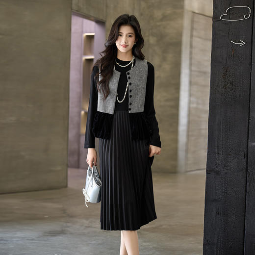 奢姿大码女装2025冬季简约圆领小黑裙胖妹妹针织拼接百褶连衣裙9954853711B 商品图4