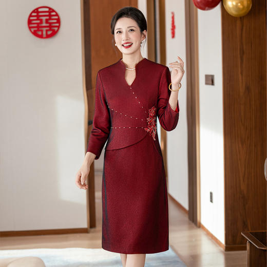 TQ8858 2025秋新款妈妈装 腰花荷叶边酒红婚庆连衣裙喜婆婆礼服 商品图1
