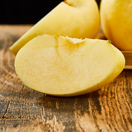 金富士苹果丨皮薄肉脆，酸甜可口，味浓多汁，气温回升到货可能会有粉面情况，⭐️顺丰陆运 商品图3