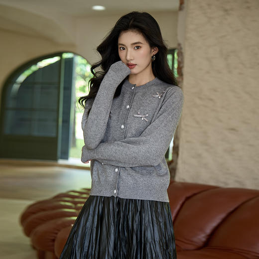 奢姿大码女装2025秋季减龄蝴蝶结圆领针织衫胖妹妹时尚百搭上衣9554691045 商品图1