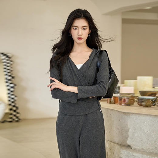 奢姿2025秋季胖妹妹大码连帽假两件上衣设计感交叉褶皱长袖休闲衫 商品图1