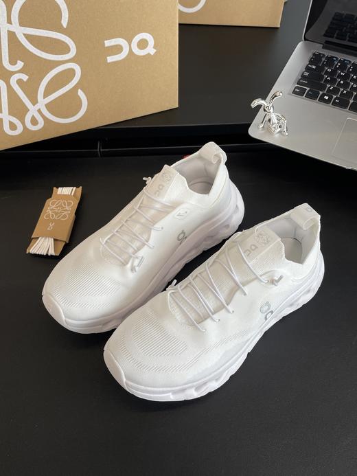 点此购买 罗意威x昂跑Cloudtild联名男女款跑步鞋 98 336933 商品图1