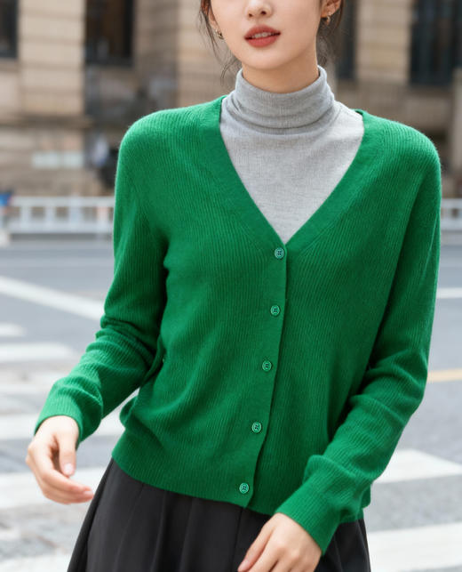 48支精纺羊毛螺纹V领针织开衫均码 商品图0