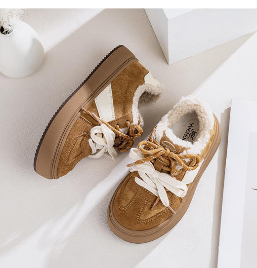 【英氏YeeHo0童鞋冬季加绒魔术贴棉鞋YHXL2541601】🌵每款颜色搭配活泼亮眼，🌼流畅又动感，还有撞色拼接等设计 💥能轻松打造出潮娃造型，让孩子穿上后充满时尚感  商品图3