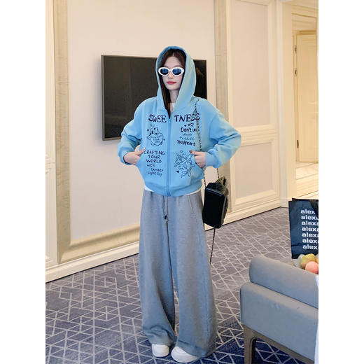 <曾小咸推荐>现货秒杀！微信超特价！蓝色连帽拉链短款卫衣加绒 日常229.99 立减100 秒杀129.99！ 商品图4