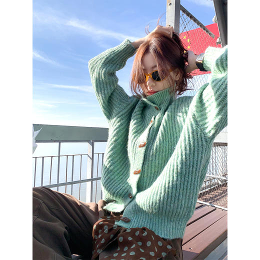 <曾小咸推荐> 现货秒杀！微信超特价！绿色翻领毛衣开衫 日常219.99 立减120 秒杀99.99！ 商品图3