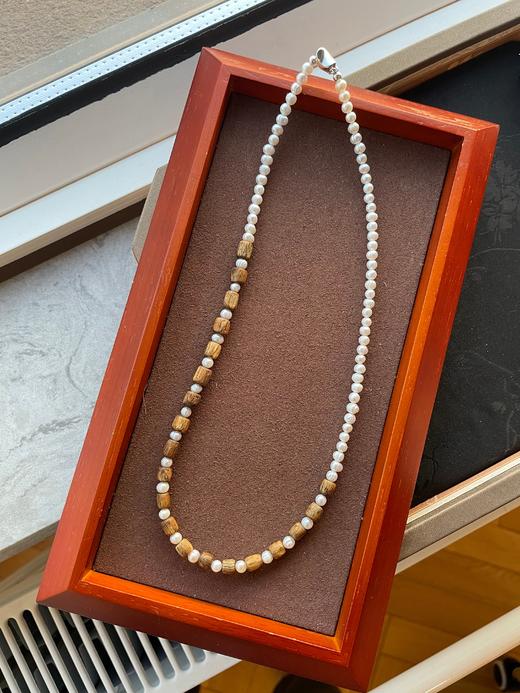 群特价福利 独家设计 强光螺纹珍珠项链 沉香项链 约长45 卡4+ 商品图1