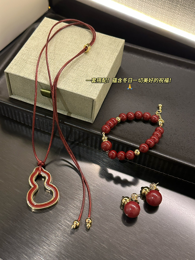 H*RBE福禄朱砂系列首饰～手串/耳钉 董洁伊能静同款！葫芦“福禄”❗️冬日必备红色配饰‼️‼️