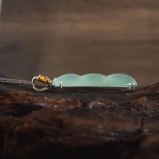 【天然正品】A货翡翠AU750收藏级白金镶钻镶天然细腻晴水冰种福豆翡翠吊坠项链42.6*12.3*6.6MM（皆取最大值）链长：45CM（长度可调节）女士010725AH40 商品图7