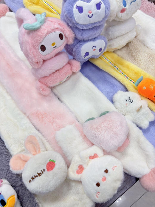 清仓福利！冬季儿童可爱卡通图案交叉围巾 商品图3