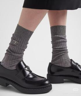 质量很好，可以做堆堆袜，三角标prada