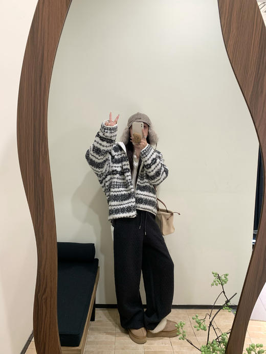 Read Nameless /雪花棉外套+黑色菱格棉裤子 2025/12/1 商品图1