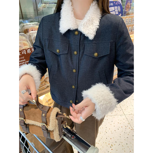 <曾小咸推荐> 现货秒杀！微信超特价！复古藏蓝色毛毛领外套夹棉 日常279.99 立减120 秒杀159.99！ 商品图3