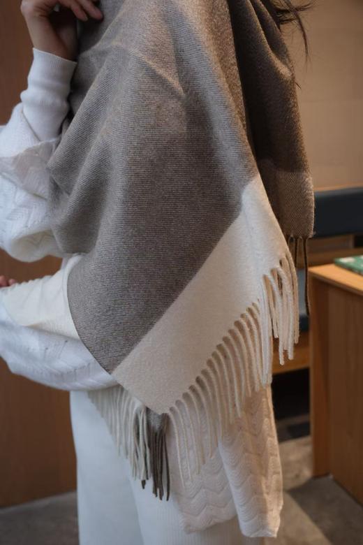 【麦麦定制款100%山羊绒围巾/披肩】定制款不退不换！！来自B家等D牌代工厂的定制！ 采用山羊绒，100％二狼山的纯山羊绒！ 商品图5