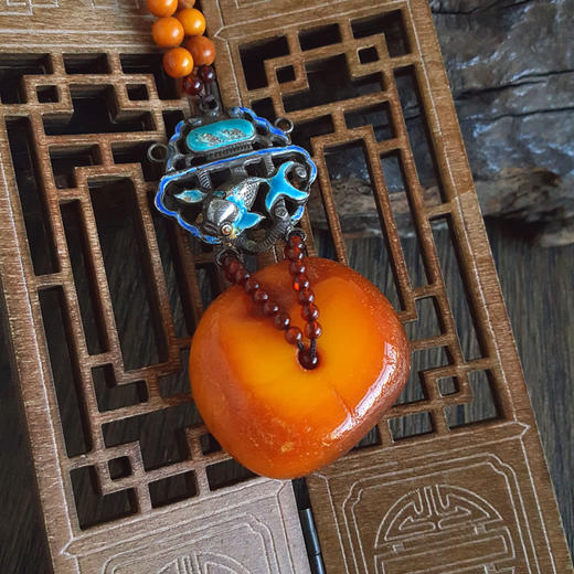 【天然正品】天然收藏级无杂裂满蜜鸡油黄随形平安扣老蜜蜡配蝴蝶扣珠串项链37.9*33.9*19.7MM（皆取最大值）链长：45CM中性281125NJM02 商品图7