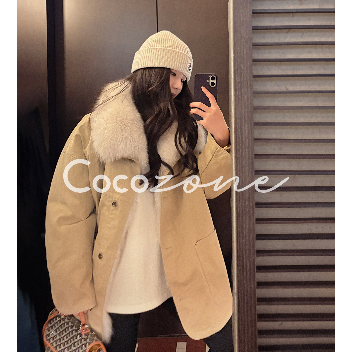 COCO ZONE 刘 一一 “温暖对白”90鹅绒狐狸毛毛领鹅绒服CD2A3142
