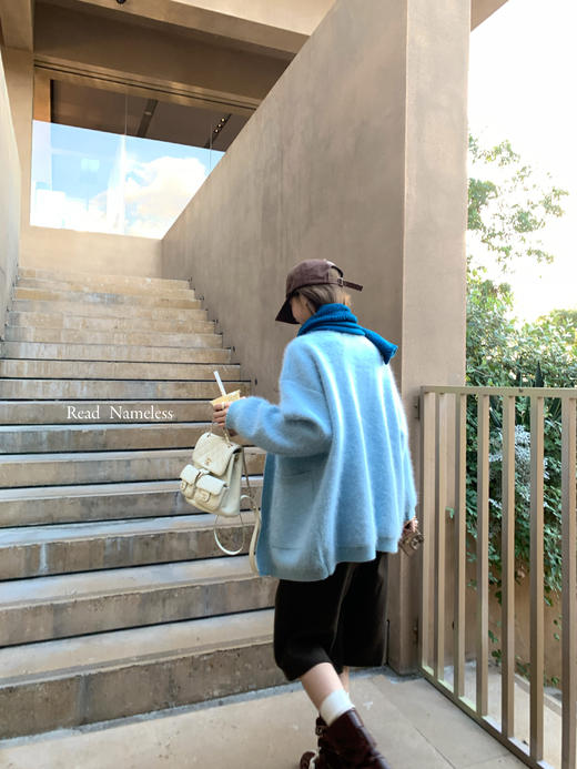 Read Nameless /蓝色厚浣熊绒外套+100%羊毛咖色背心+咖色中裤 2025/12/1 商品图14