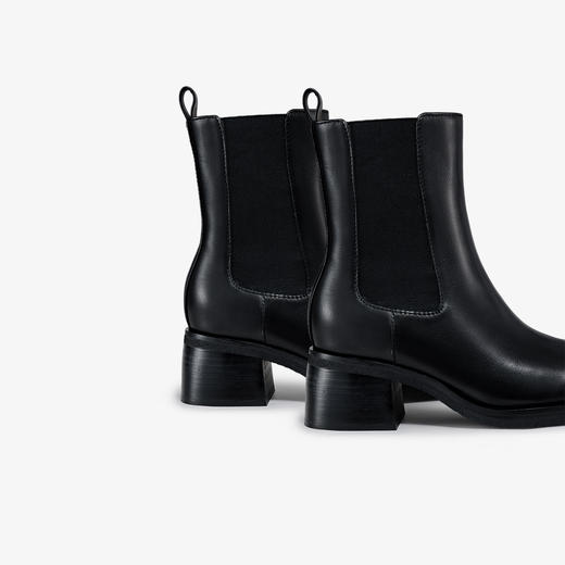 BF楼迪桑娜夜曲系列高跟短靴 吊牌价2598元 活动价1299元 商品图3