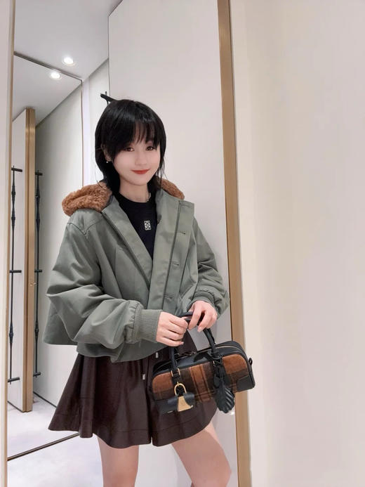 罗意威 25秋冬新款 连帽可拆卸军绿色A字斗篷棉服 (TM) 商品图3