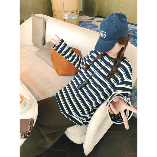 <曾小咸推荐> 现货秒杀！微信超特价！慵懒风条纹针织长袖t  日常139.99 立减60 秒杀79.99！ 商品图3