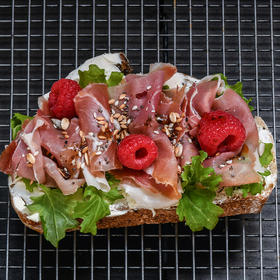 意式火腿酸面包开放式三明治