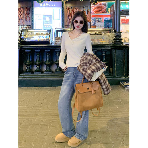 <曾小咸推荐> 现货秒杀！微信超特价！不规则v领针织打底衫 日常119.99 立减60 秒杀59.99！ 商品图1