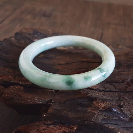 【天然正品】A货翡翠天然细腻圆条飘蓝花细豆种55.5号翡翠手镯55.5号（皆取最大值）女士280325AH59特价：680 商品图4