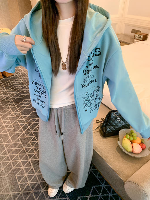 <曾小咸推荐>现货秒杀！微信超特价！蓝色连帽拉链短款卫衣加绒 日常229.99 立减100 秒杀129.99！ 商品图6