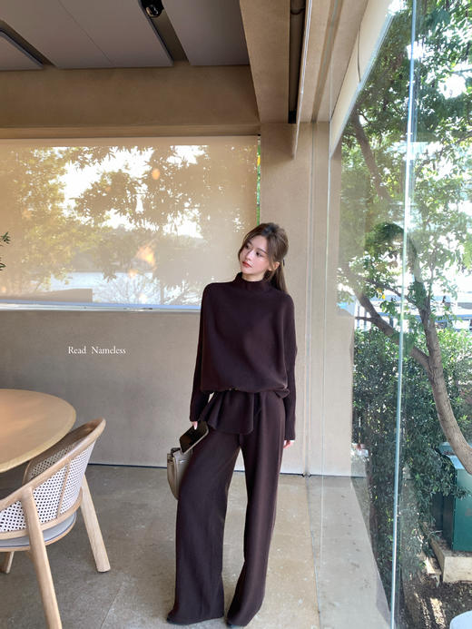 Read Nameless /卡其全羊毛A摆双面呢外套+气质深咖针织套装  2025/12/1 商品图3