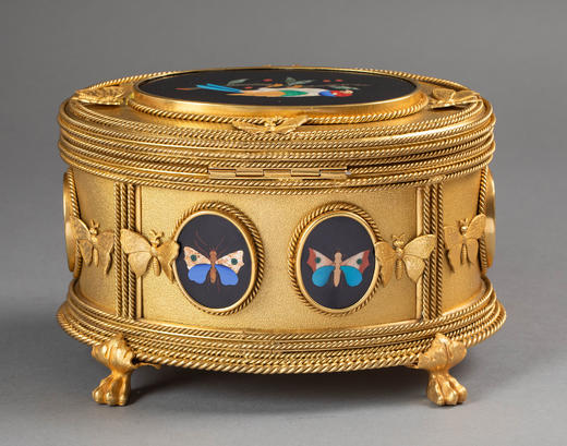 独角鹿西洋古董19世纪法国著名工坊TAHAN PARIS签名出品绳纹铜鎏金精雕装饰鹦鹉蝴蝶主题彩色硬石镶嵌珍宝盒 商品图2