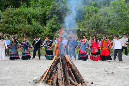 2026寒假可独立可亲子【悬崖村“不一样的上学路”大凉山7天6晚亲子挑战营】彝海结盟文化初探 / 挑战天梯·铸就勇气 /农耕体验·公益践行 / 邛海打卡 / 航天筑梦：走进西昌卫星发射中心 商品图2