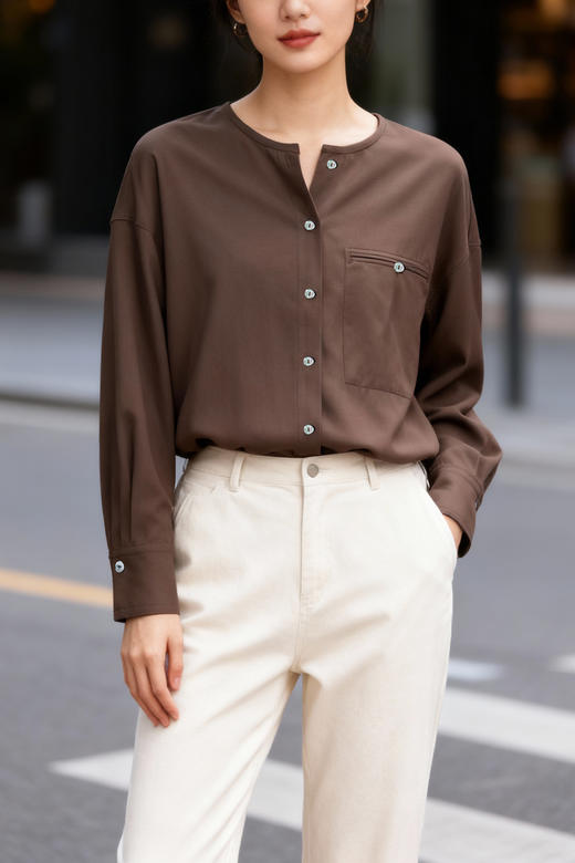 极简诧寂风羊毛梭织圆领单口袋长袖衬衫 商品图4