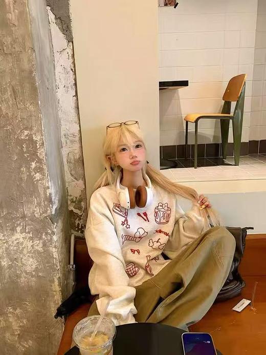 【工艺卫衣】egg品牌爆款～重工刺绣～重工蛋糕刺绣宽松短款卫衣-喜出 商品图1