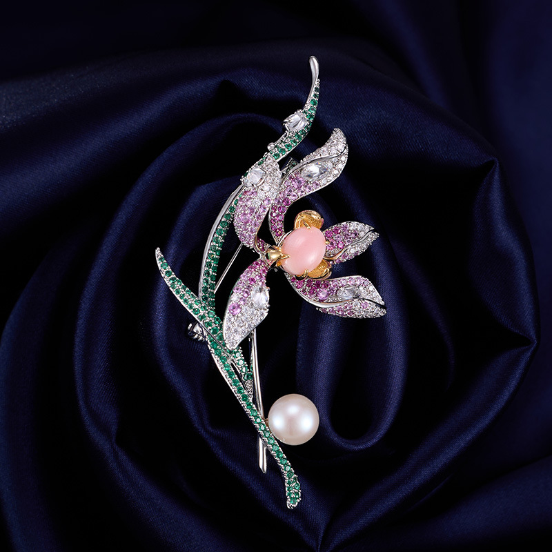 精致典雅淡水珍珠花朵胸针，高级感轻奢粉蕊女王贝气质高档服饰配件LY-Z-160