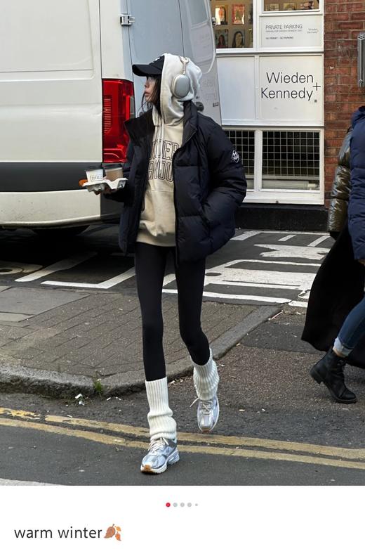 一店d 𝐭𝐡𝐞 𝐫𝐨𝐰万能打底裤‼️这条裤真的火爆欧美圈儿  真的巨巨巨舒服，超级好穿，颠覆你的认知的那种，因为它并非传统意义上的加绒裤，而是自身磨毛带绒感 给你羊绒的手感！ 商品图10