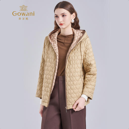 乔万尼新品2025冬爱心绗缝休闲感连帽宽松撞色复古棉服外套ED4K749 商品图1