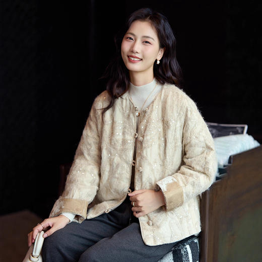 丁摩  桑蚕丝亮片白鹅绒外套女冬送围巾丝绒拼接保暖时尚短款5ZF-76070 商品图2