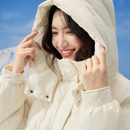 【年终特卖】熙世界连帽高领羽绒服女冬2025新款时尚中长款宽松抗寒保暖厚外套 商品图4