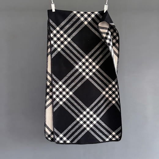 2025新款经典格子 大尺寸围巾披巾二合一 仿羊绒围巾 女高级感时尚休闲双面披肩保暖围脖 商品图1