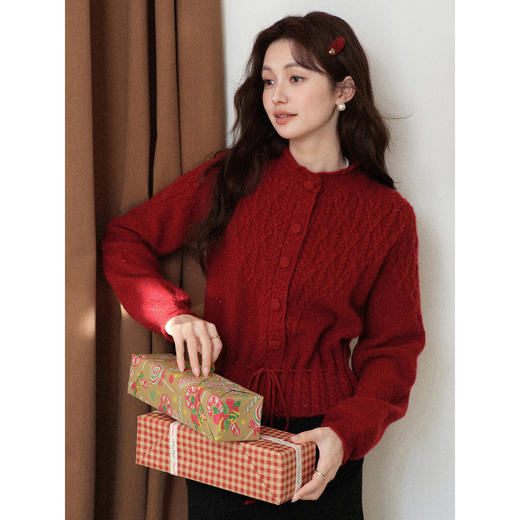 鹿向南「赤襟沐光」气质红色毛衣女2025秋冬圣诞氛围感针织衫上衣 商品图0
