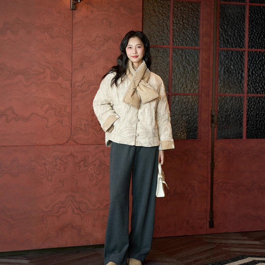 丁摩  桑蚕丝亮片白鹅绒外套女冬送围巾丝绒拼接保暖时尚短款5ZF-76070 商品图1
