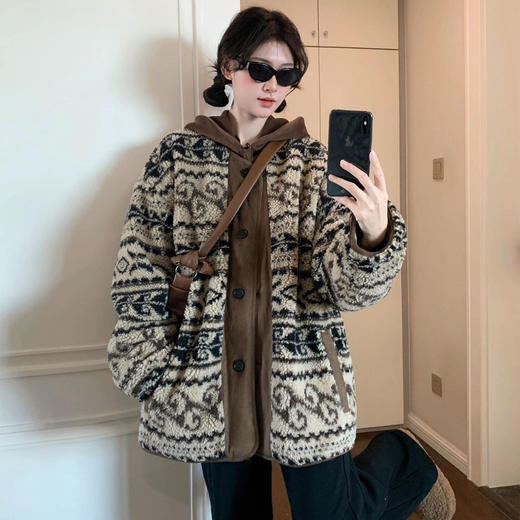 复古氛围感毛绒绒圆领夹棉外套 商品图0