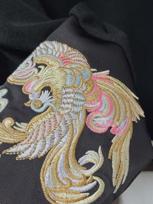 【超值特卖】（短款）3059凤凰刺绣袖口打底衫-喜出 商品图2